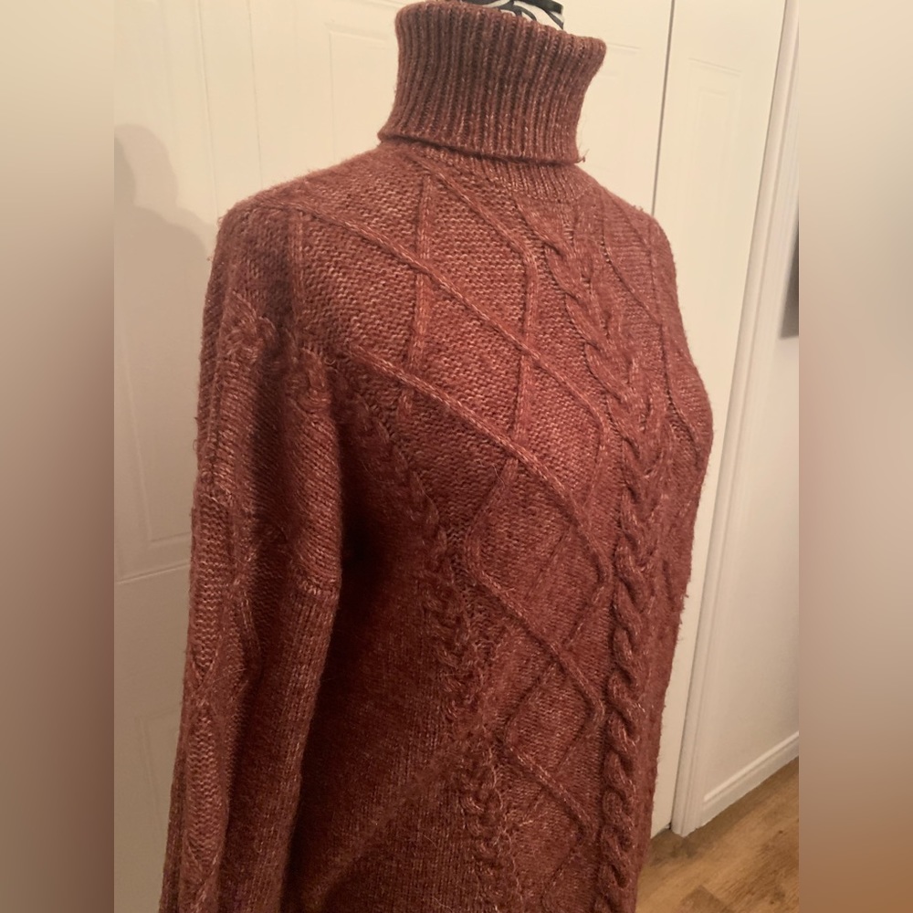 Beautiful sweater turtle neck